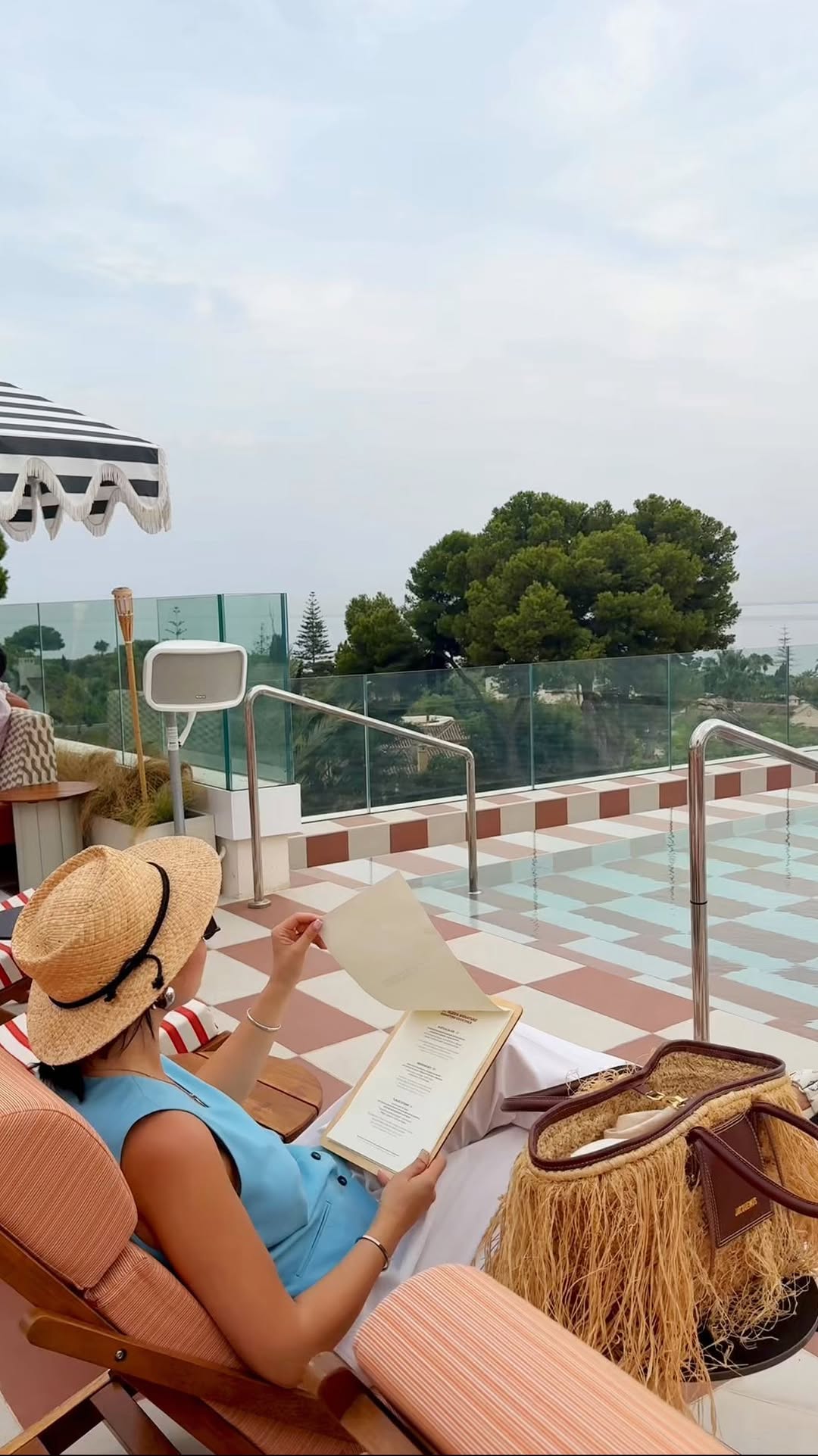 Save this fantastic spot for you sunset cocktails in Marbella @escondido.marbella in fabulous @kimptonmonteros #marbella #marbellatestaurantes #marbellarestaurants #marbellabar #марбелья #испанияриелтор #риелториспания #недвижимостьотзастройщика #недвижимостьиспания #эстепона